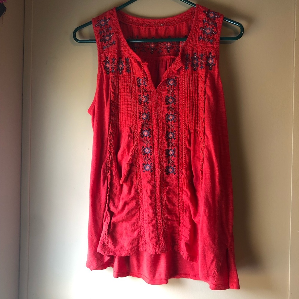 Sleeveless summer blouse tank top with embroidery